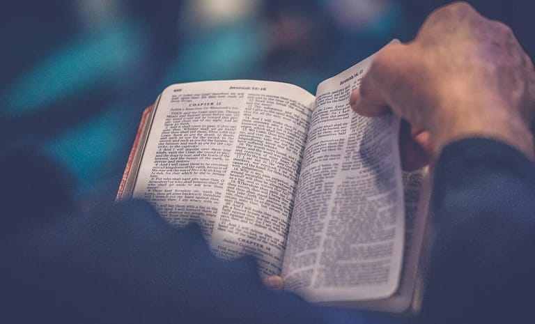 7 redenen om de bijbel te lezen - Verhalentafel